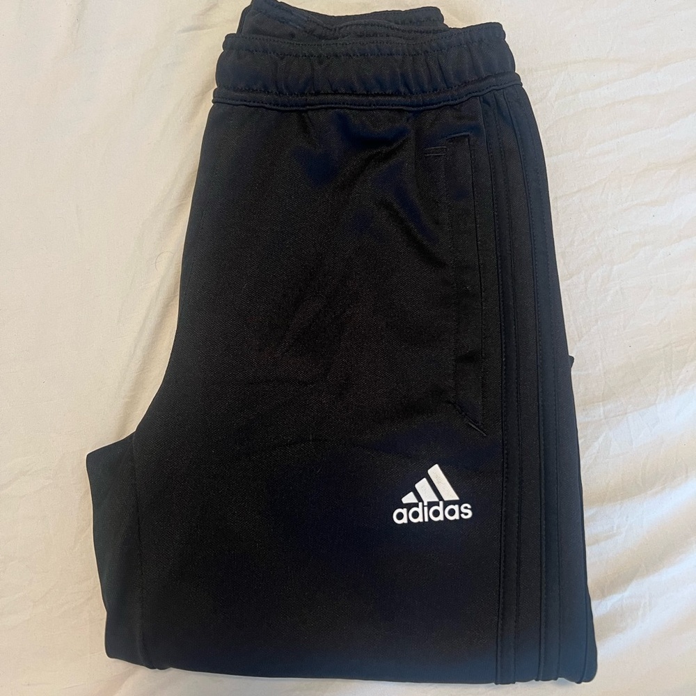 Black Adidas joggers with drawstring waist #AdidasJoggers